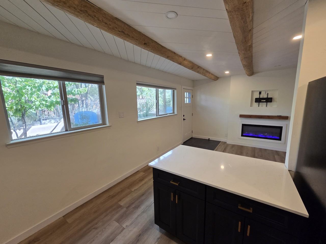 222 Hinde Pl #2 - Photo 5 of 17