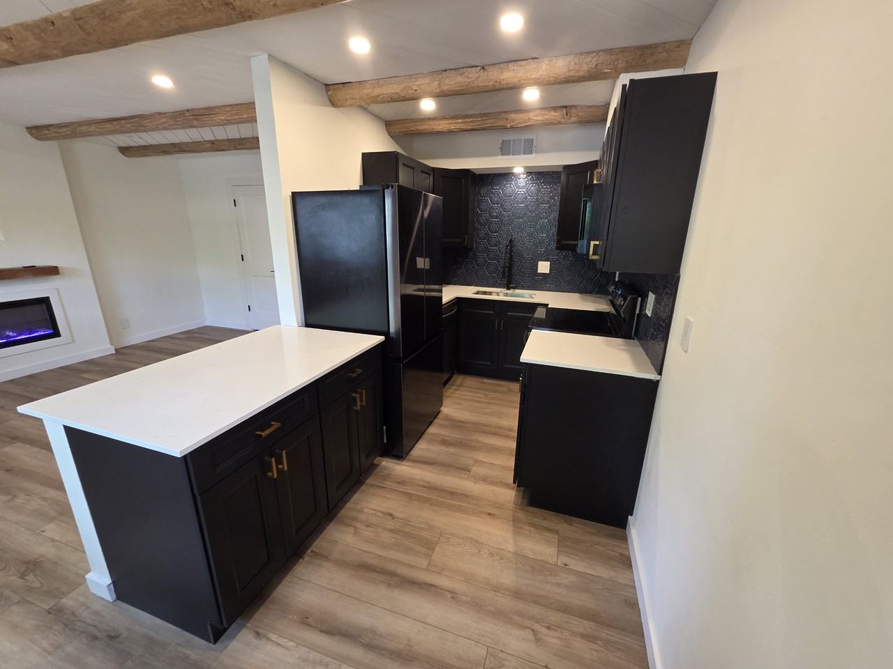 222 Hinde Pl #2 - Photo 6 of 17