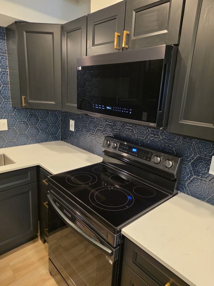 222 Hinde Pl #2 - Photo 7 of 17