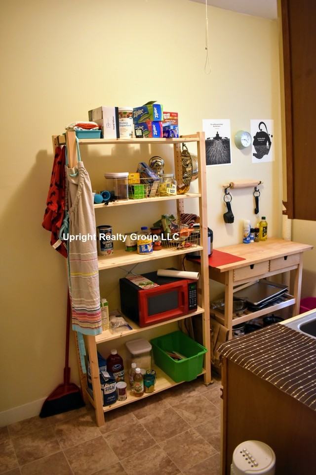 Woodstock Ave #4 - Photo 2 of 5