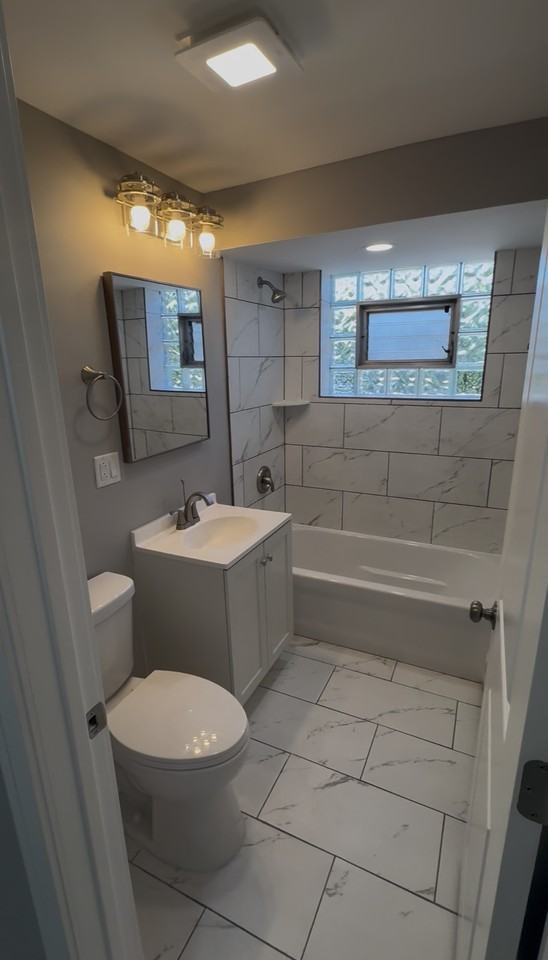 14015 S Stewart Ave #1E - Photo 5 of 9
