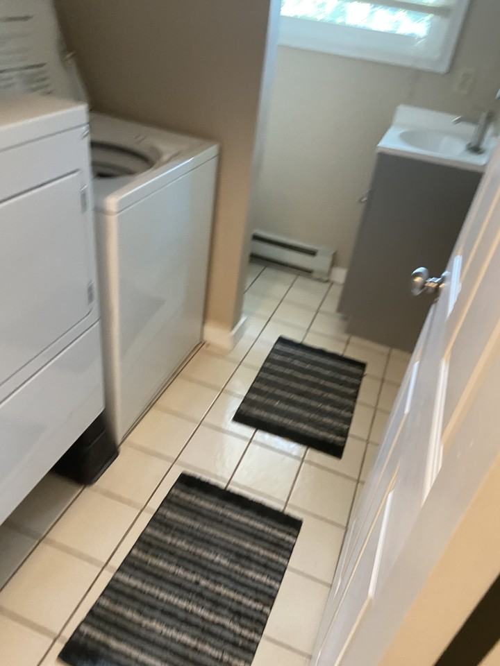 917 N 17th Ave #7 - Photo 6 of 7