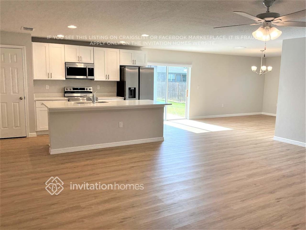 542 Fort Pierce St Sw - Photo 2 of 13