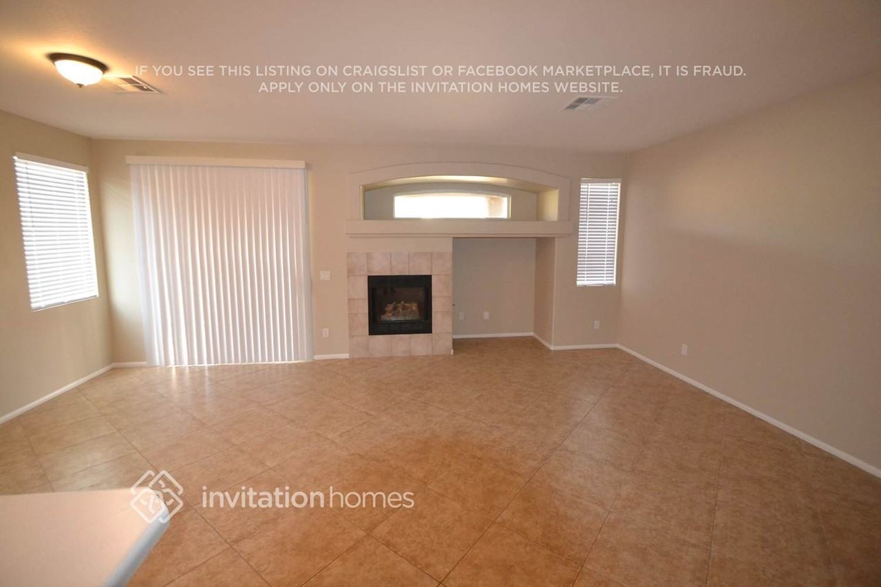 1016 Barberton Ct - Photo 4 of 10
