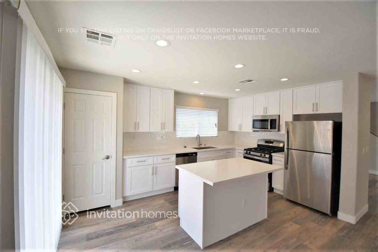3137 Cantabria Ct - Photo 3 of 11
