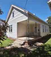 featured image of 117 E Streicher St
