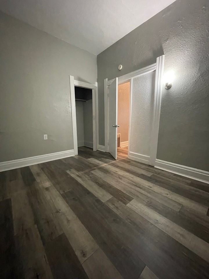 117 E Streicher St - Photo 5 of 9
