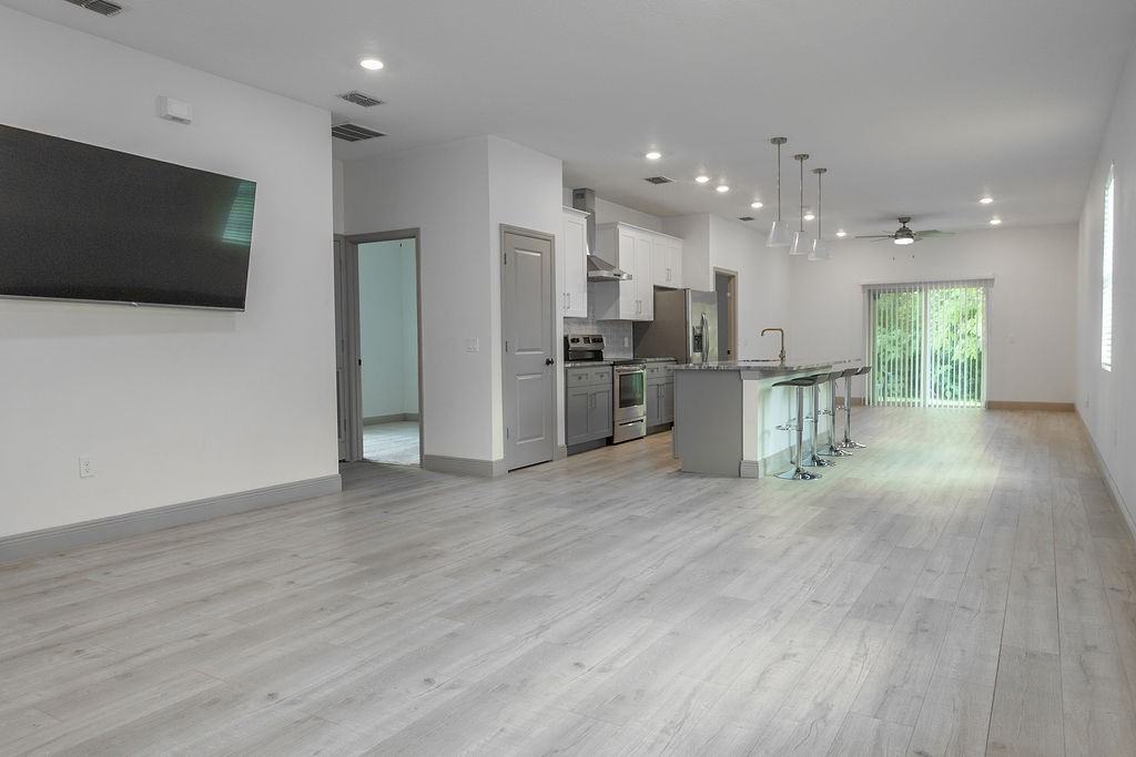 231 N Julia Ave #1 - Photo 3 of 13