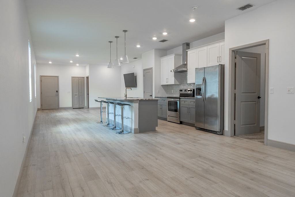 231 N Julia Ave #1 - Photo 4 of 13