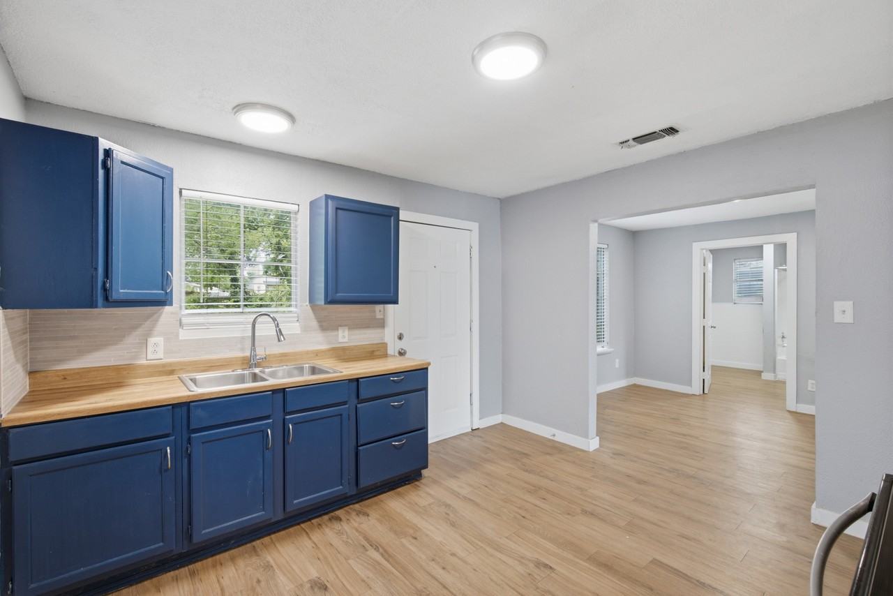 615 W Coffin St #1 - Photo 2 of 25
