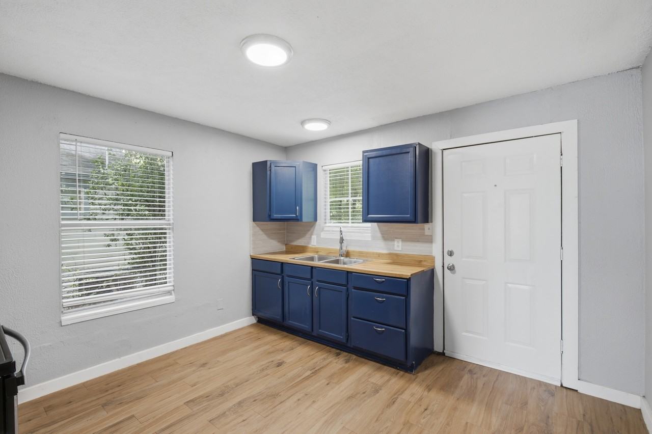 615 W Coffin St #1 - Photo 3 of 25