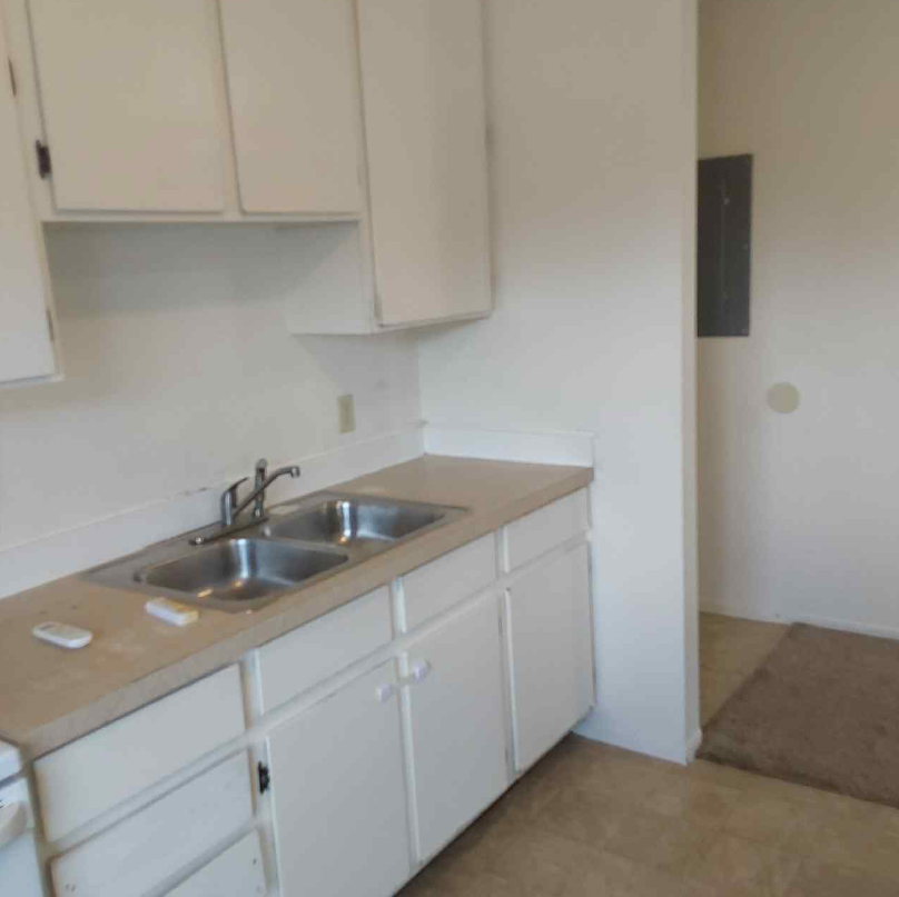 204 14th St #B - Photo 6 of 19
