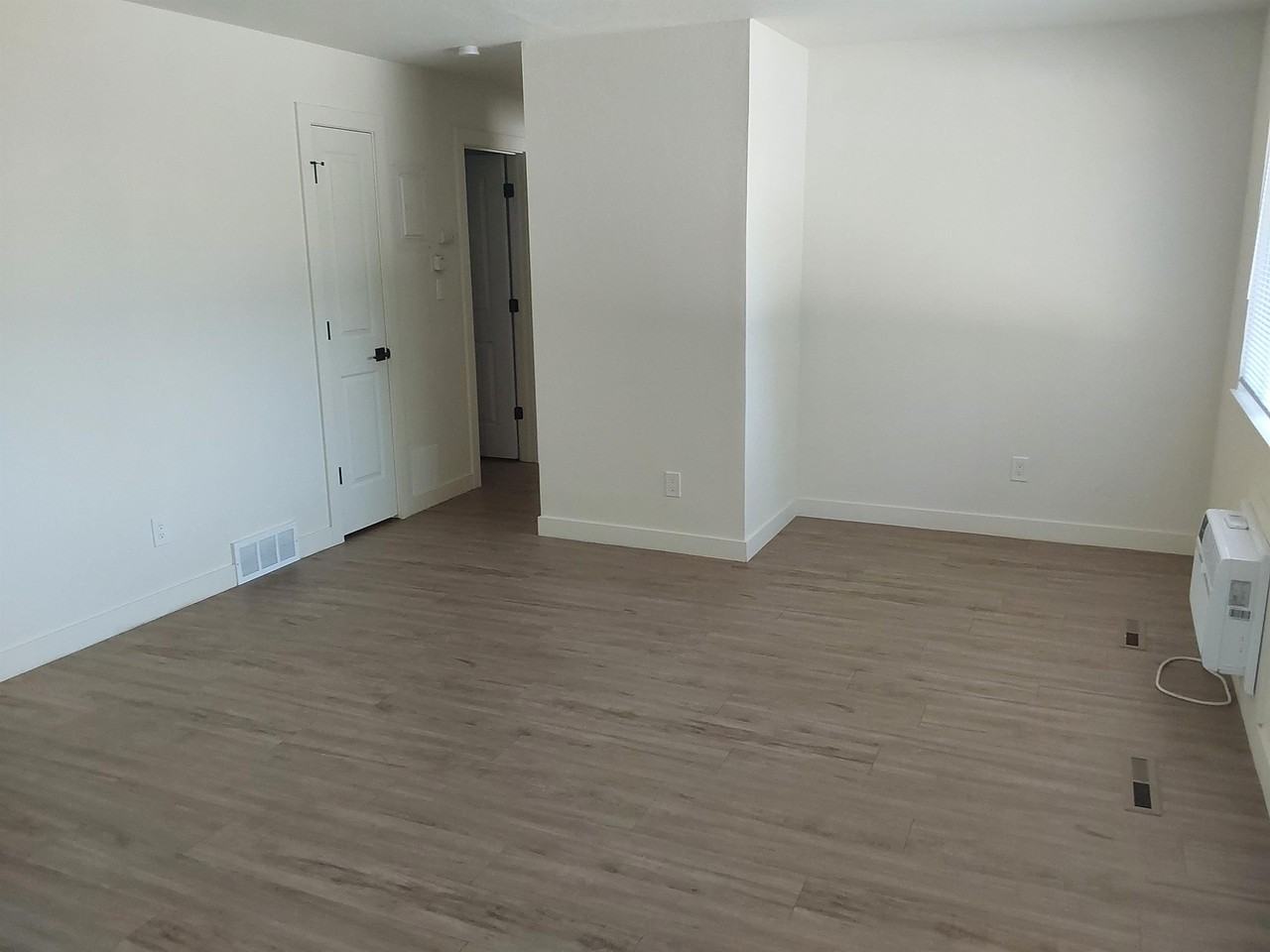 1701 Palm Dr #3 - Photo 4 of 12