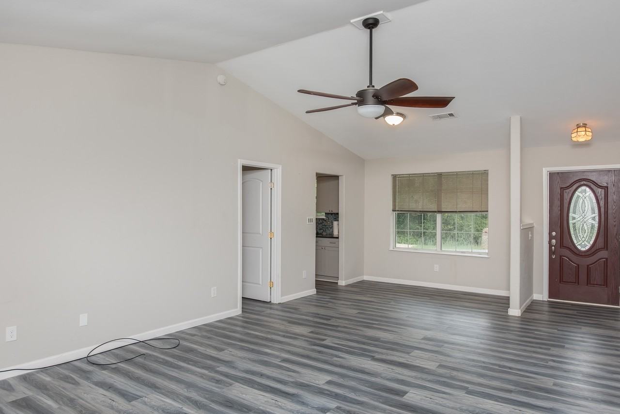 2217 N 61st Ave #1 - Photo 2 of 34