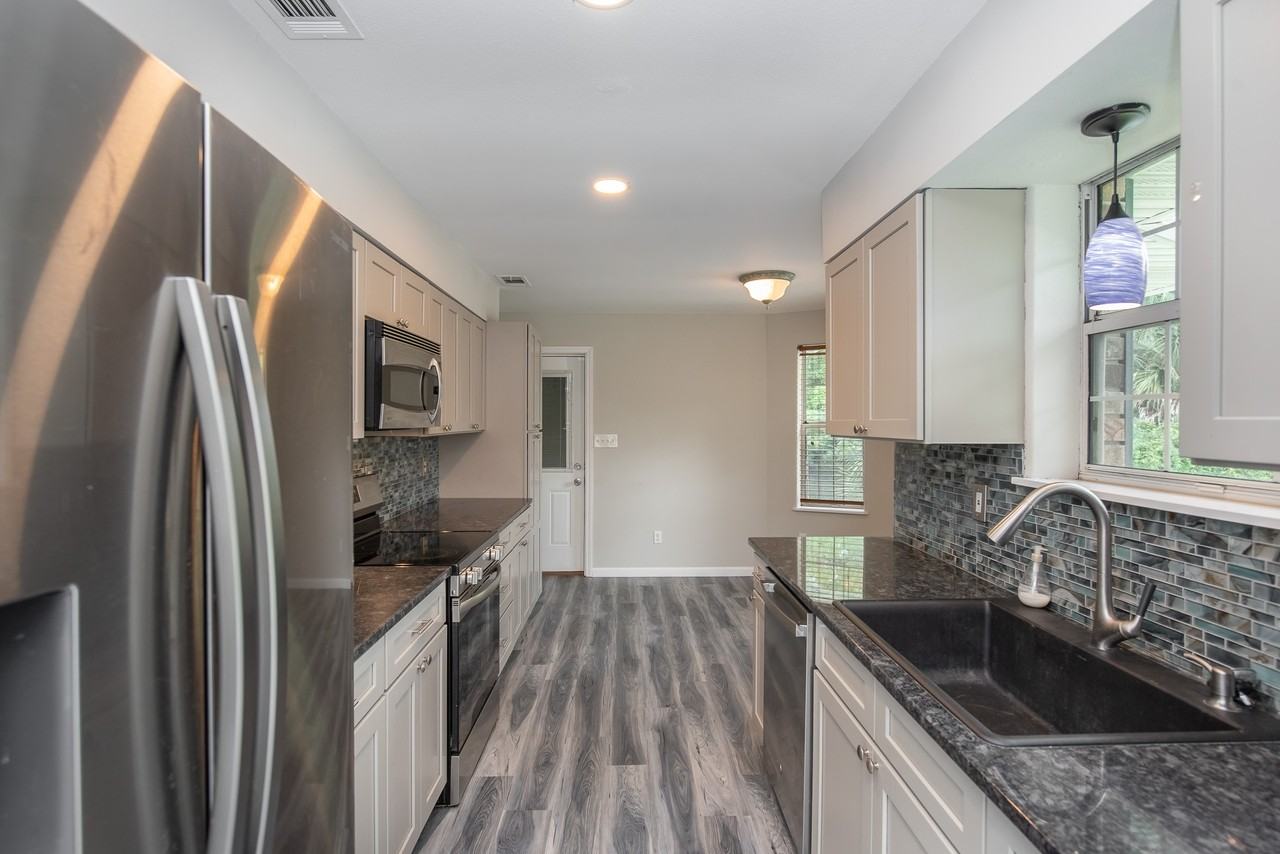 2217 N 61st Ave #1 - Photo 5 of 34