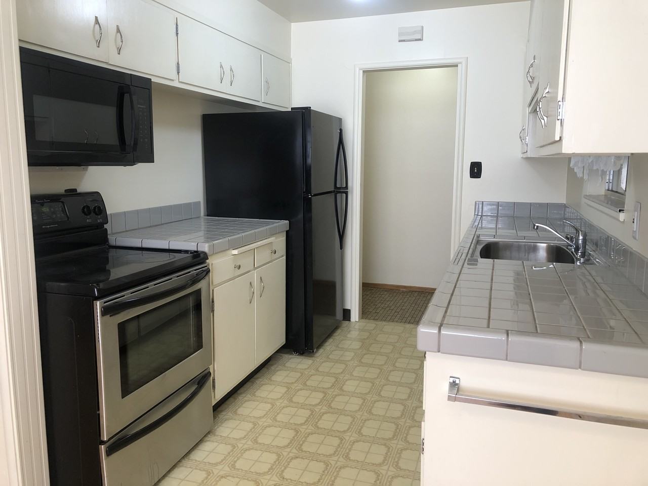 14322 Antone Ct #1 - Photo 5 of 20