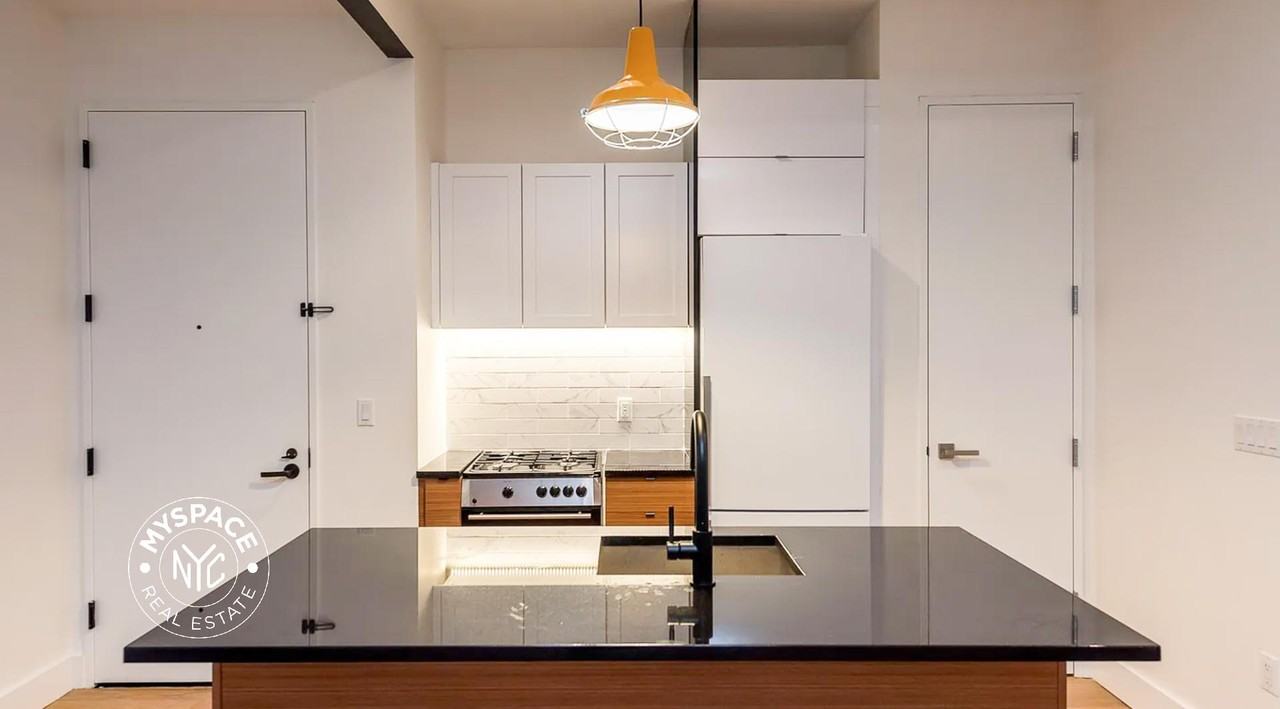 83 Winthrop St #1B - Photo 4 of 19