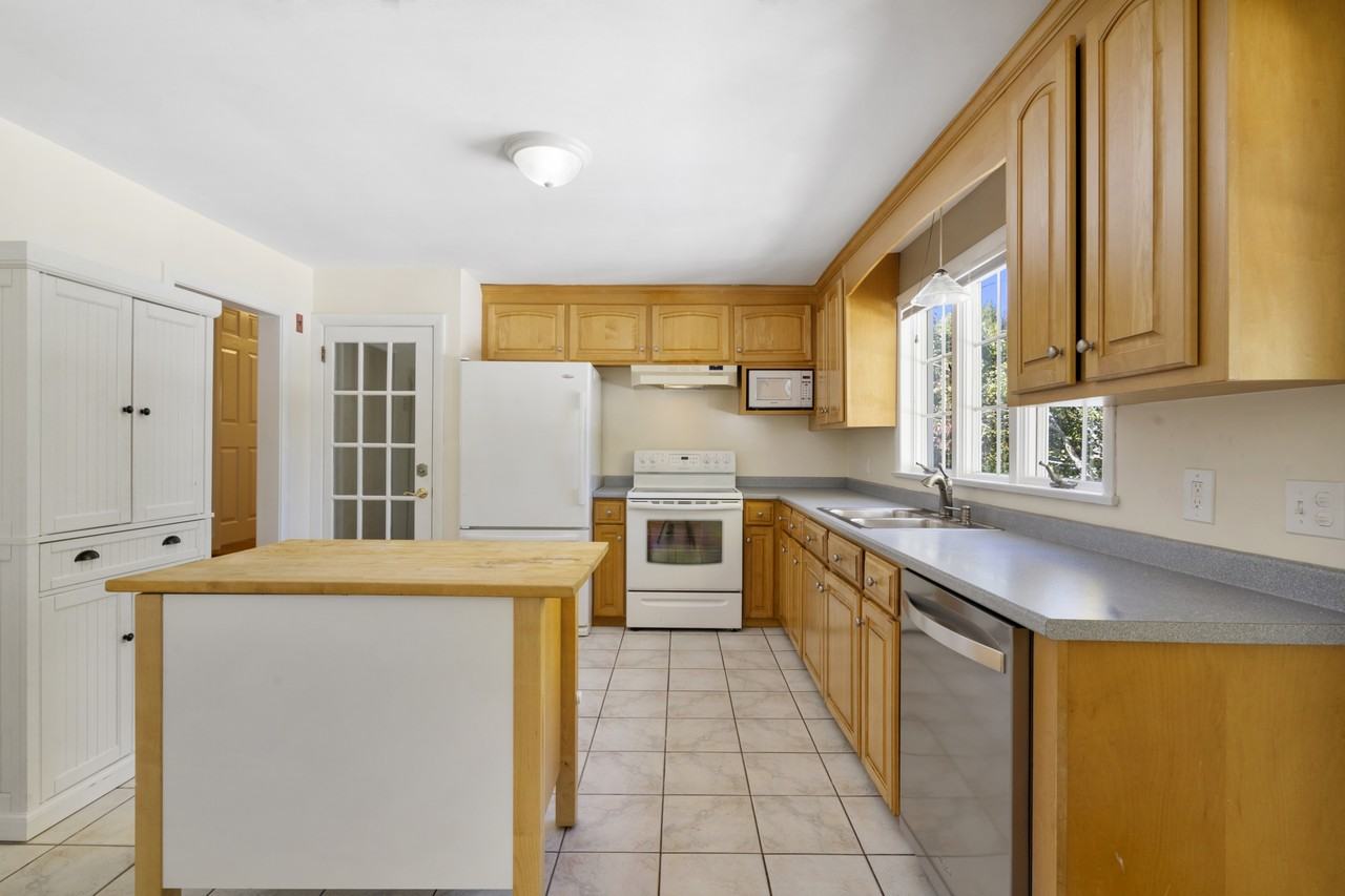 27 Hermon St #1 - Photo 7 of 27