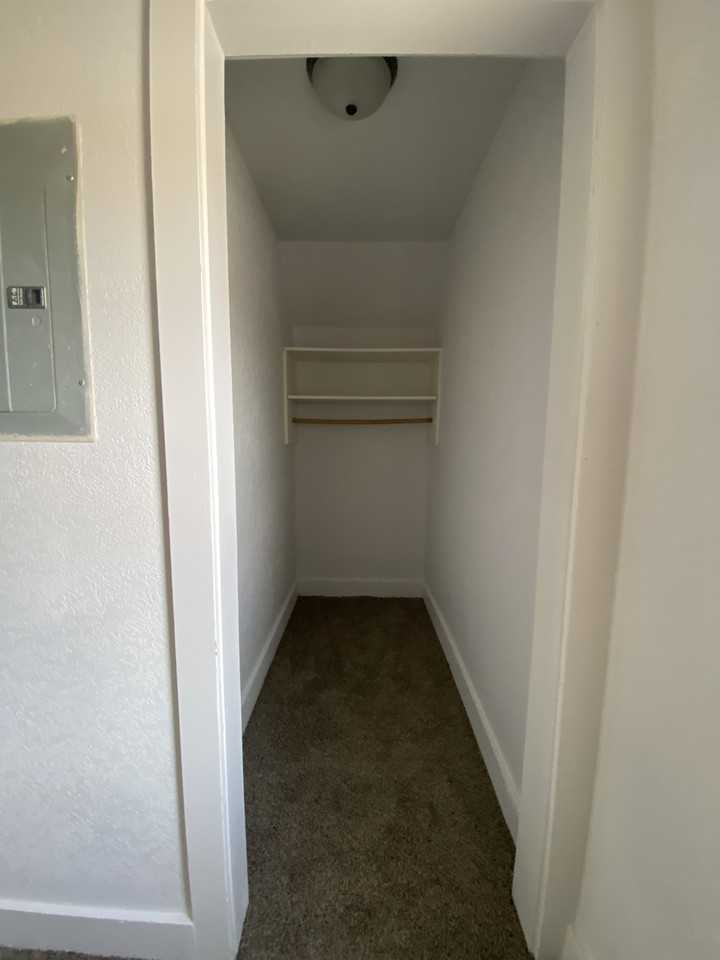 232 W Wilkins St #2UPPER - Photo 4 of 6