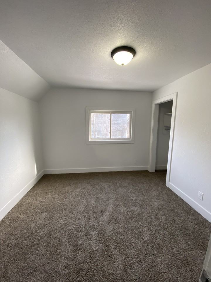 232 W Wilkins St #2UPPER - Photo 6 of 6