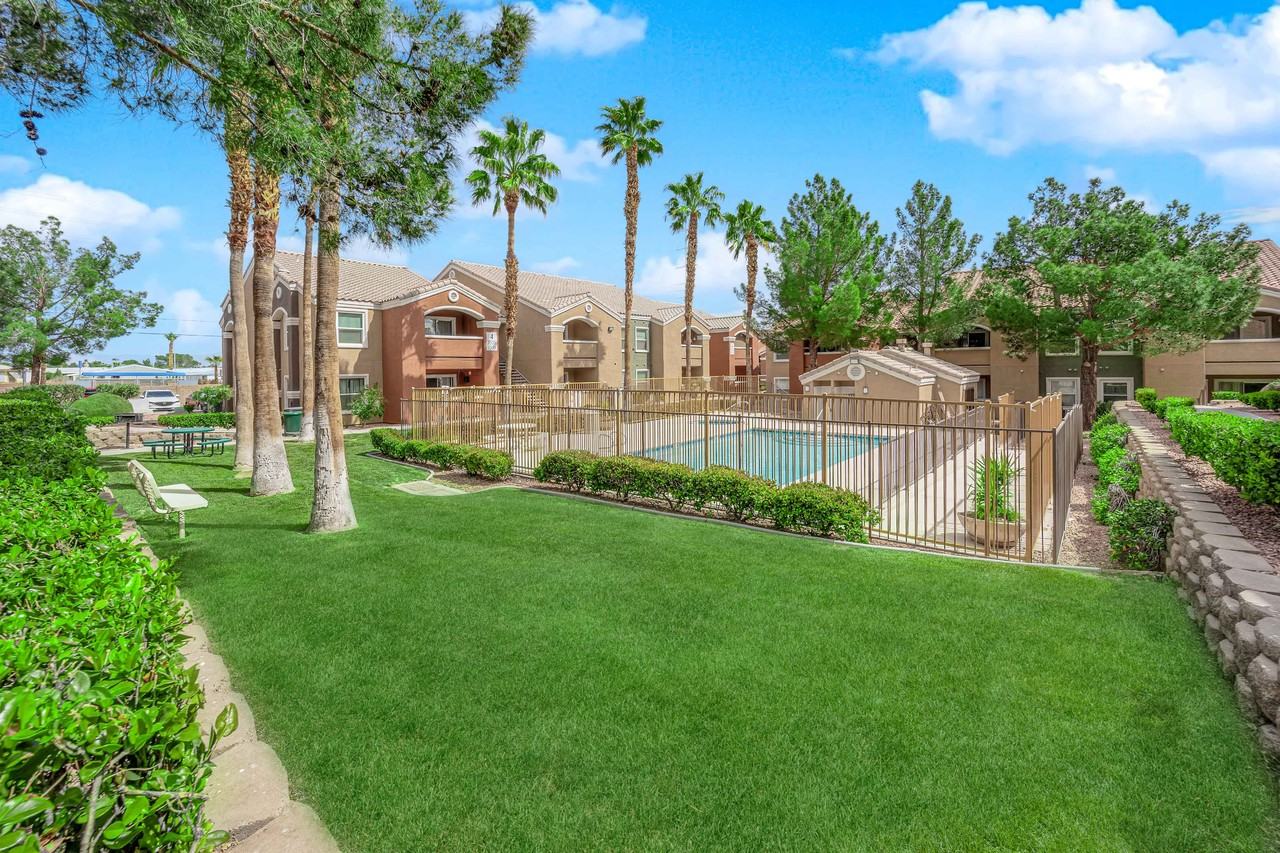 8101 West Flamingo Road - 1UNIT 2030 #1 - Photo 2 of 28