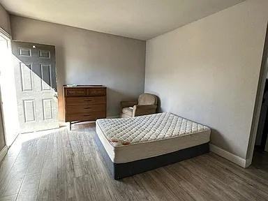 108 W Kansas Ave - Photo 4 of 4