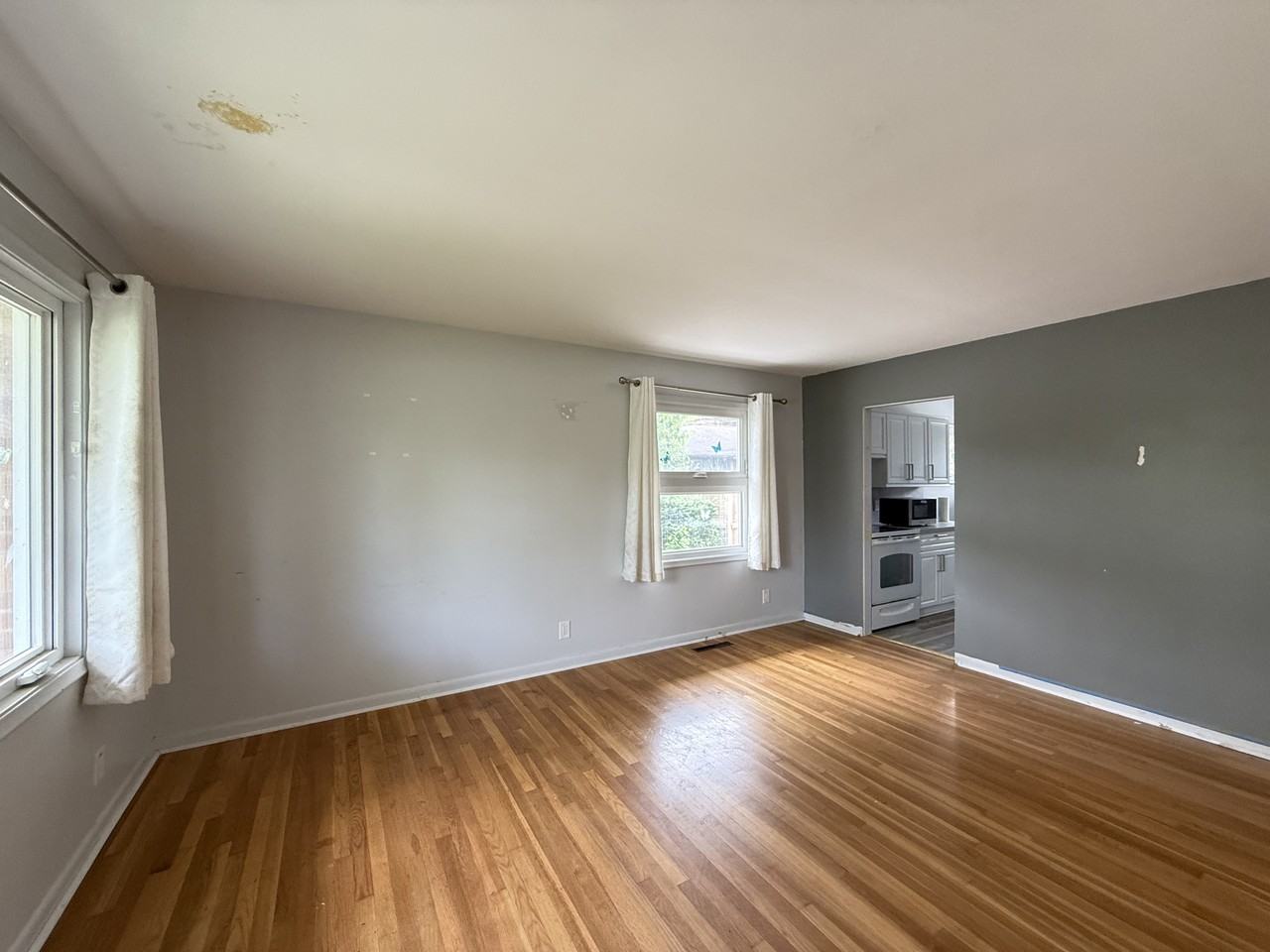 1630 Greenview Dr #1632 - Photo 3 of 23