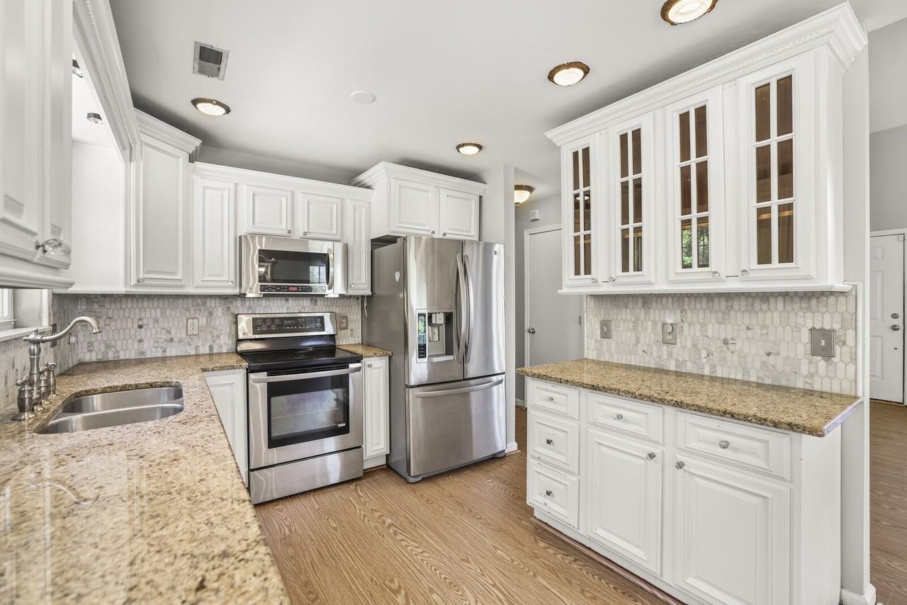 3127 Creekview Ln #1 - Photo 2 of 50