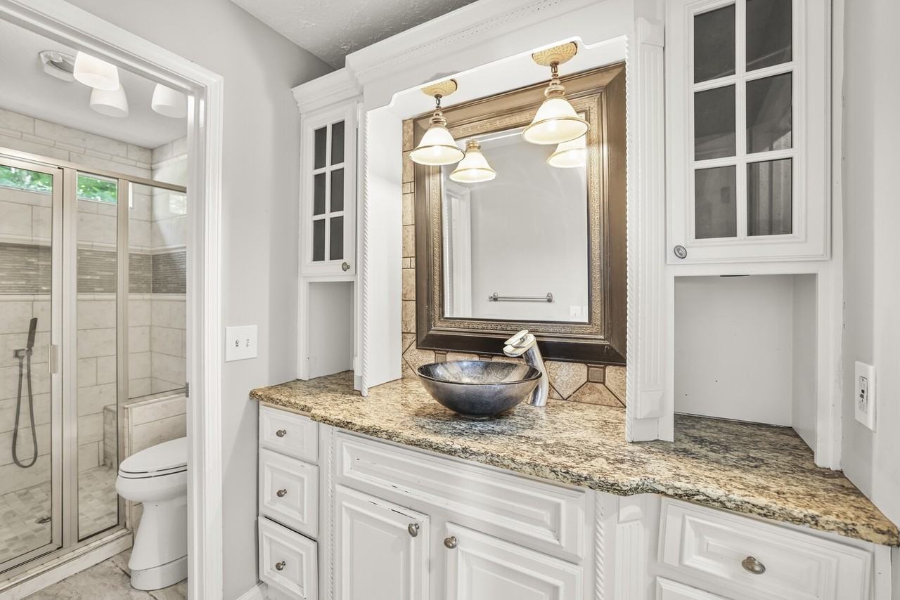 3127 Creekview Ln #1 - Photo 4 of 50