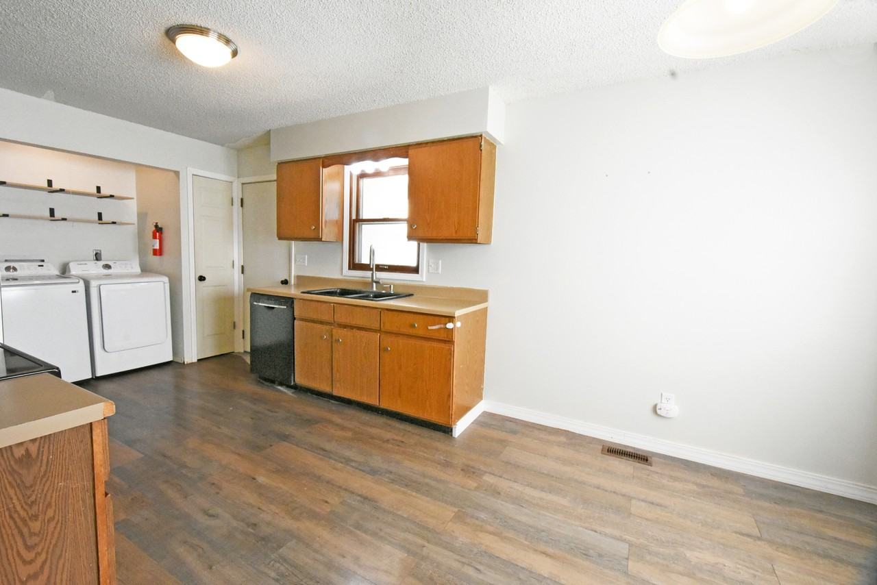 30 Bayberry Ln #1 - Photo 6 of 18