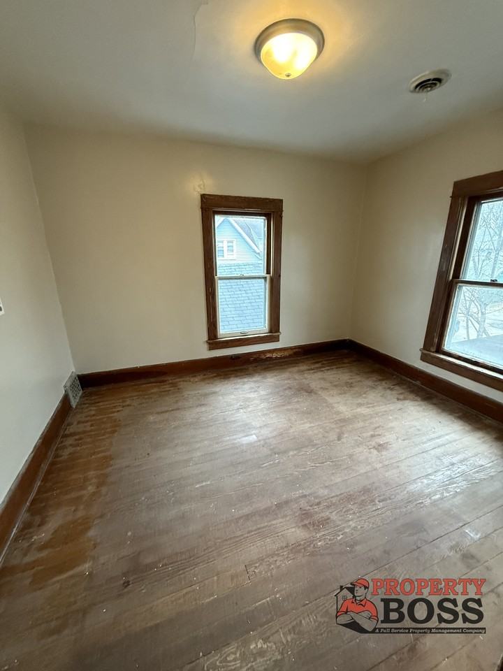 303 Harrison St #1 - Photo 3 of 9