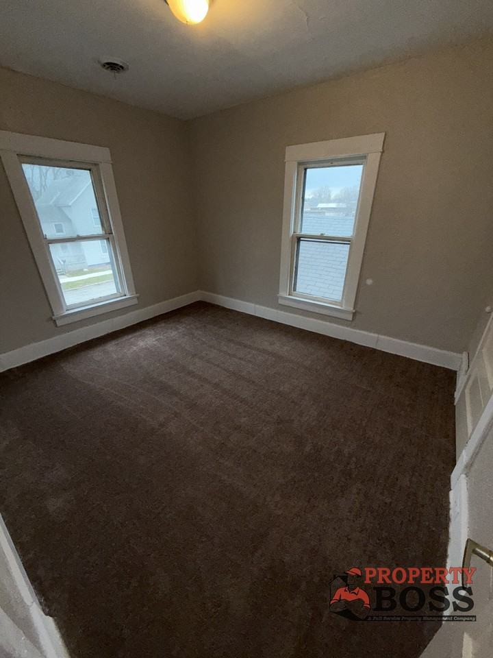 303 Harrison St #1 - Photo 5 of 9