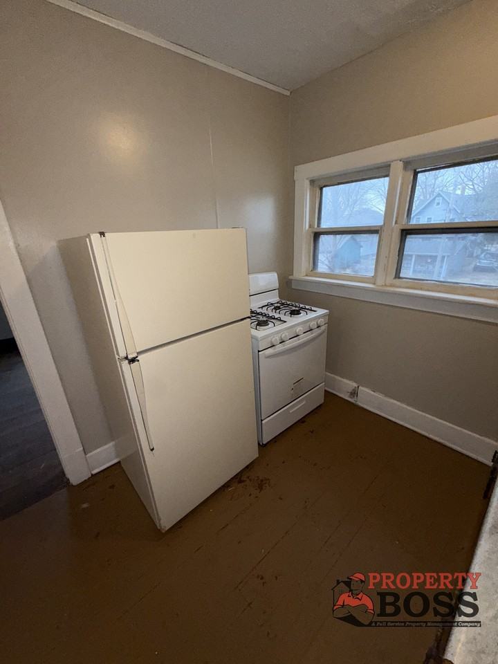 303 Harrison St #1 - Photo 7 of 9