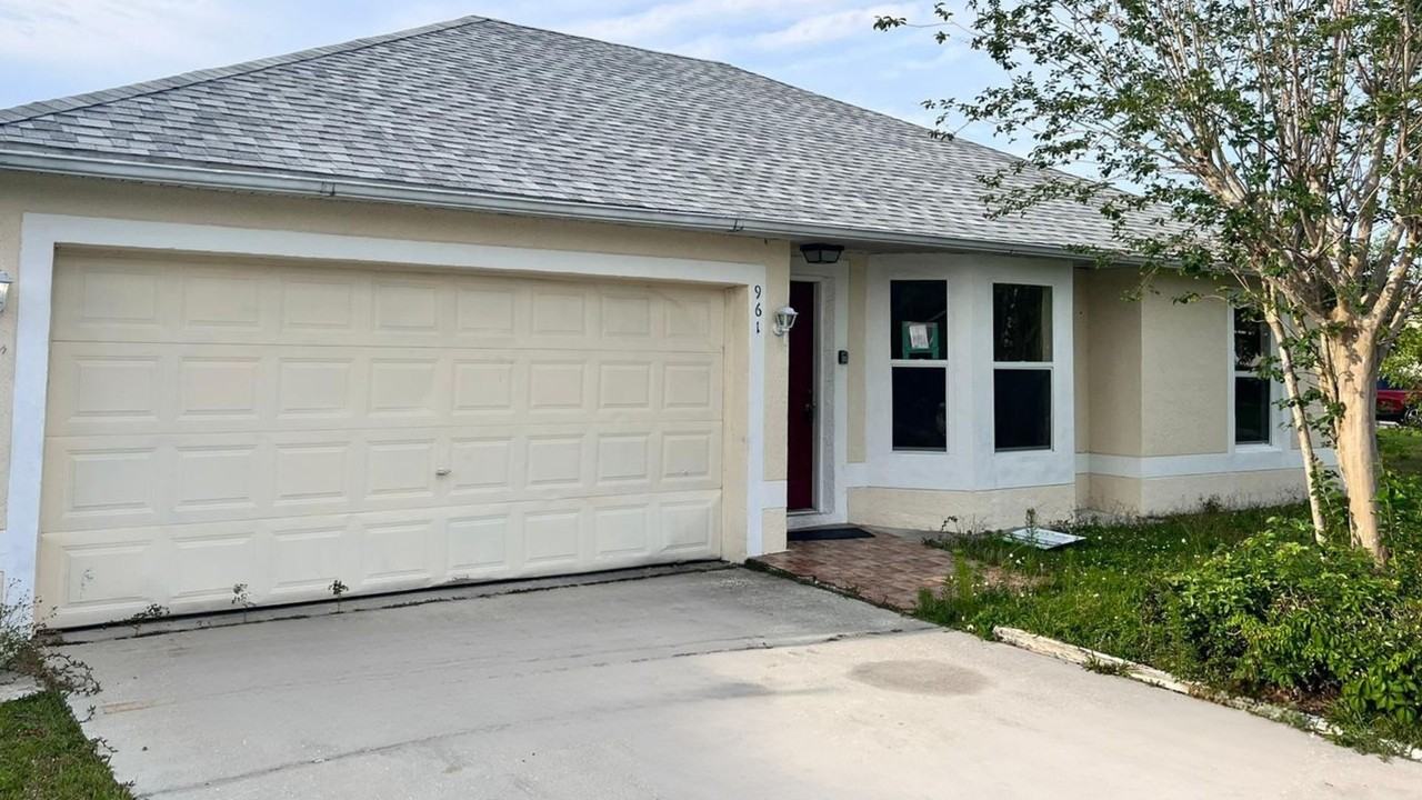 961 Derbyshire Dr #1 - Photo 2 of 11