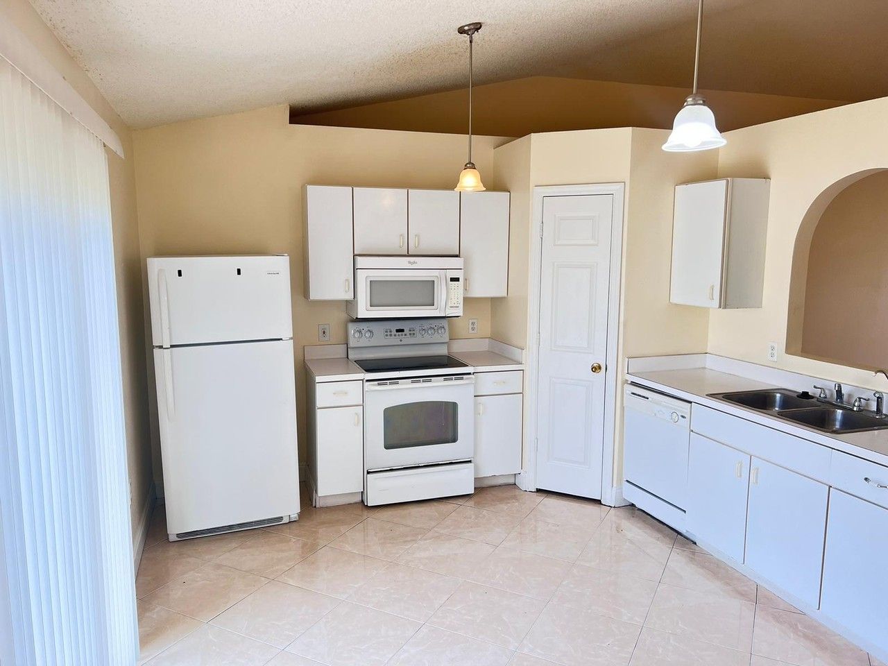 961 Derbyshire Dr #1 - Photo 6 of 11