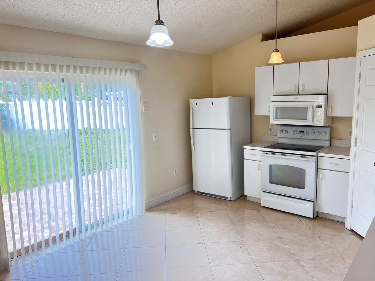 961 Derbyshire Dr #1 - Photo 7 of 11