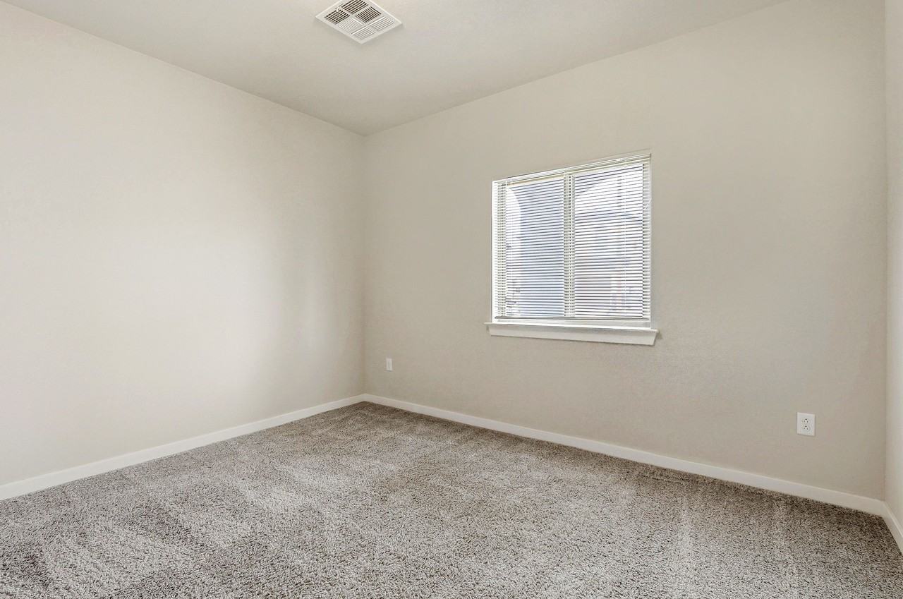 14740 Mike A Mendoza Ave #1 - Photo 4 of 31