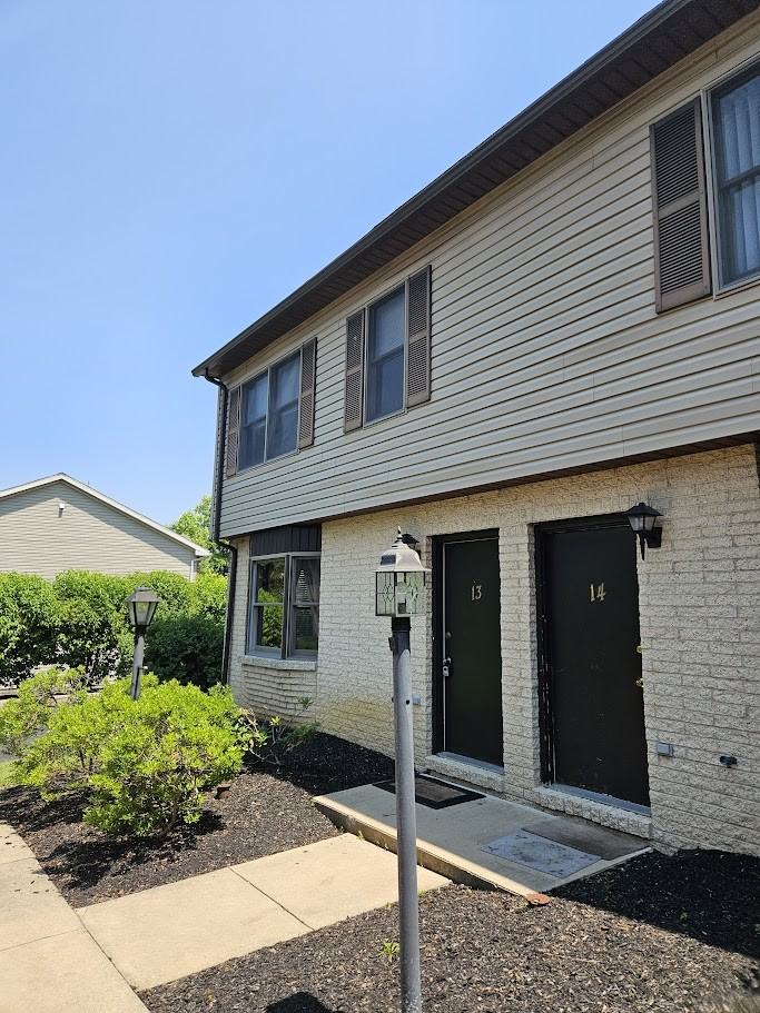915 Southgate Dr #13 - Photo 2 of 21