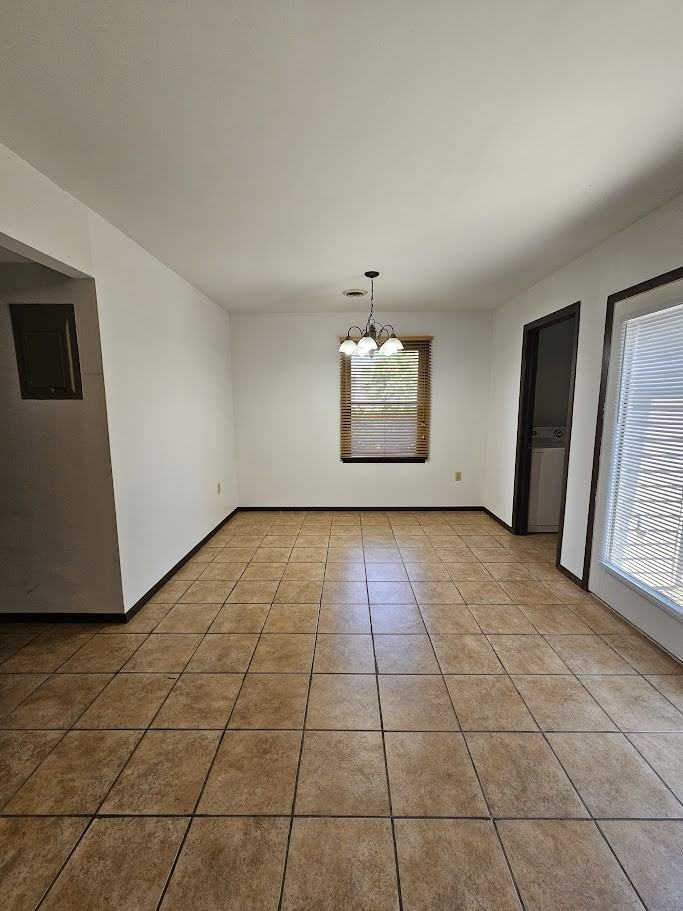915 Southgate Dr #13 - Photo 4 of 21
