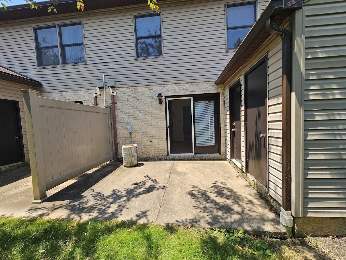 915 Southgate Dr #13 - Photo 6 of 21