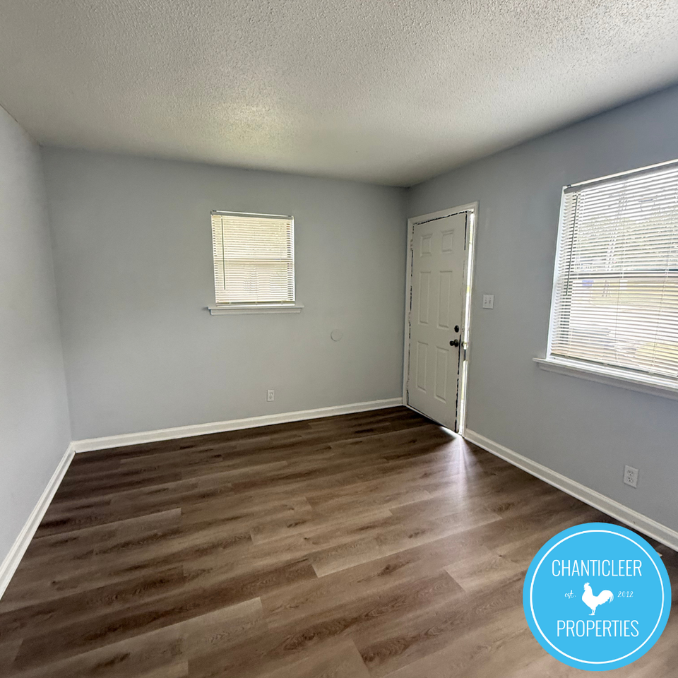 1502 Chapel Hill Rd #B - Photo 3 of 19