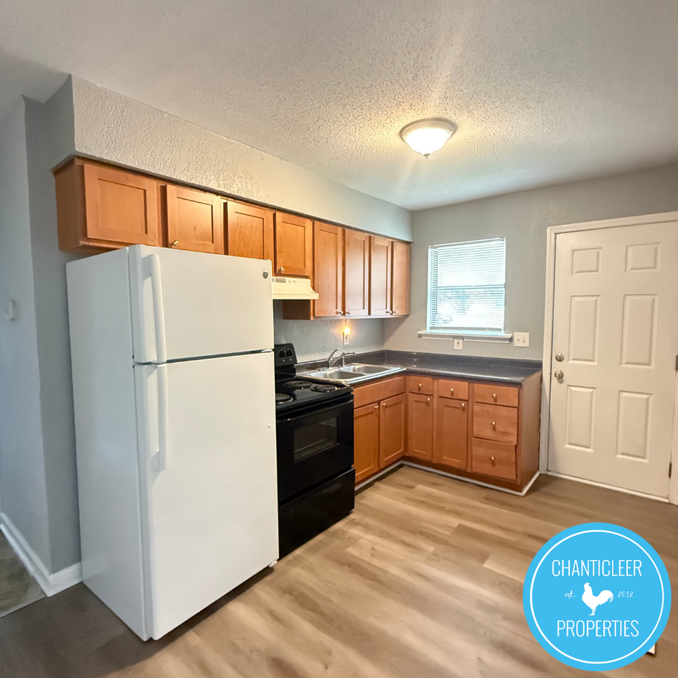 1502 Chapel Hill Rd #B - Photo 6 of 19