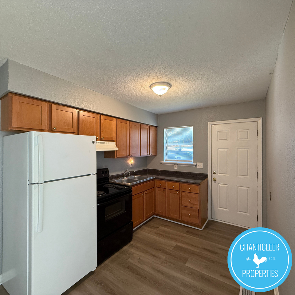 1502 Chapel Hill Rd #B - Photo 7 of 19