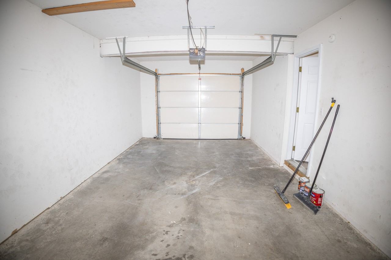 325 S Summit Dr #A - Photo 5 of 28