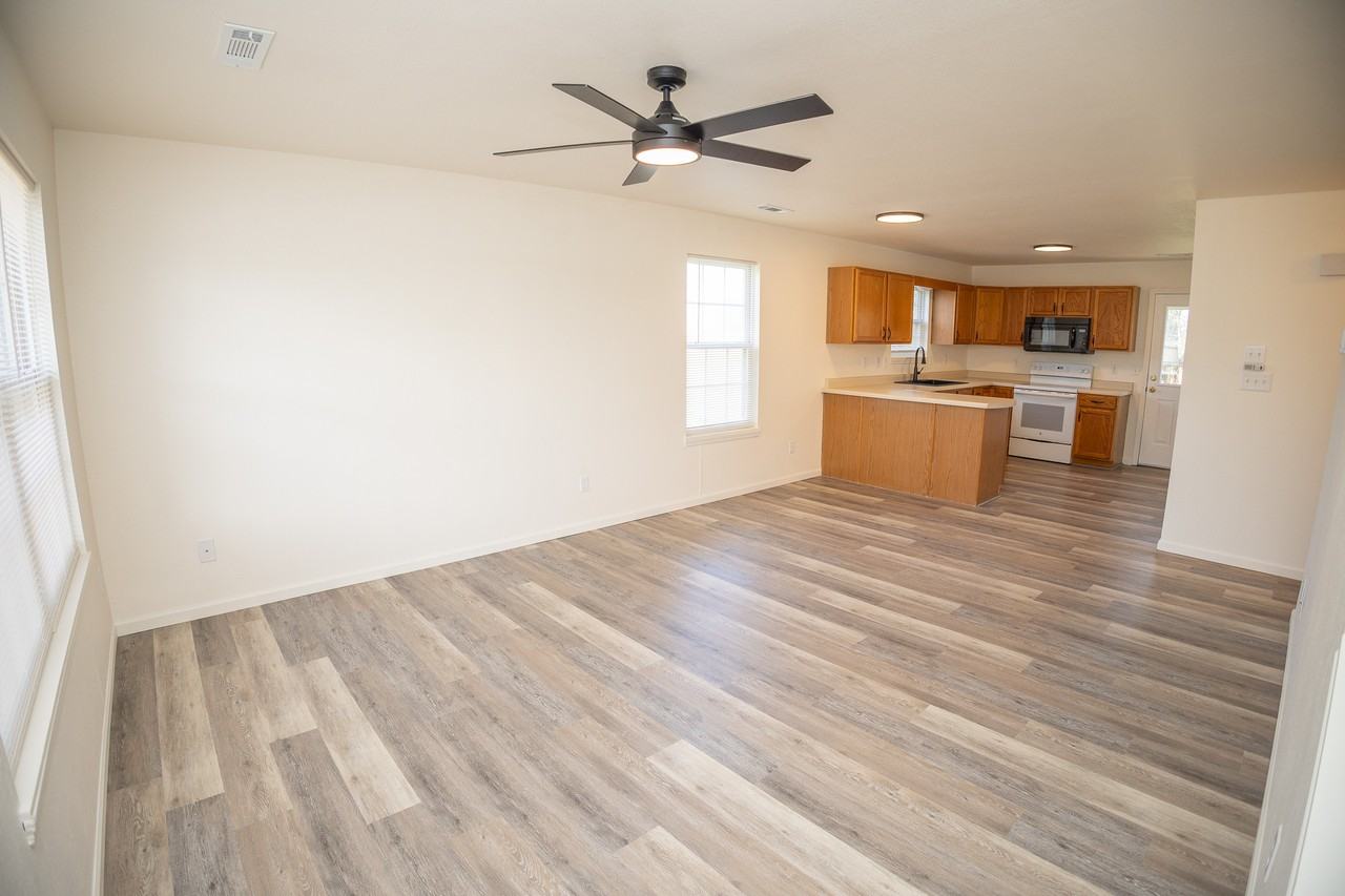 325 S Summit Dr #A - Photo 6 of 28