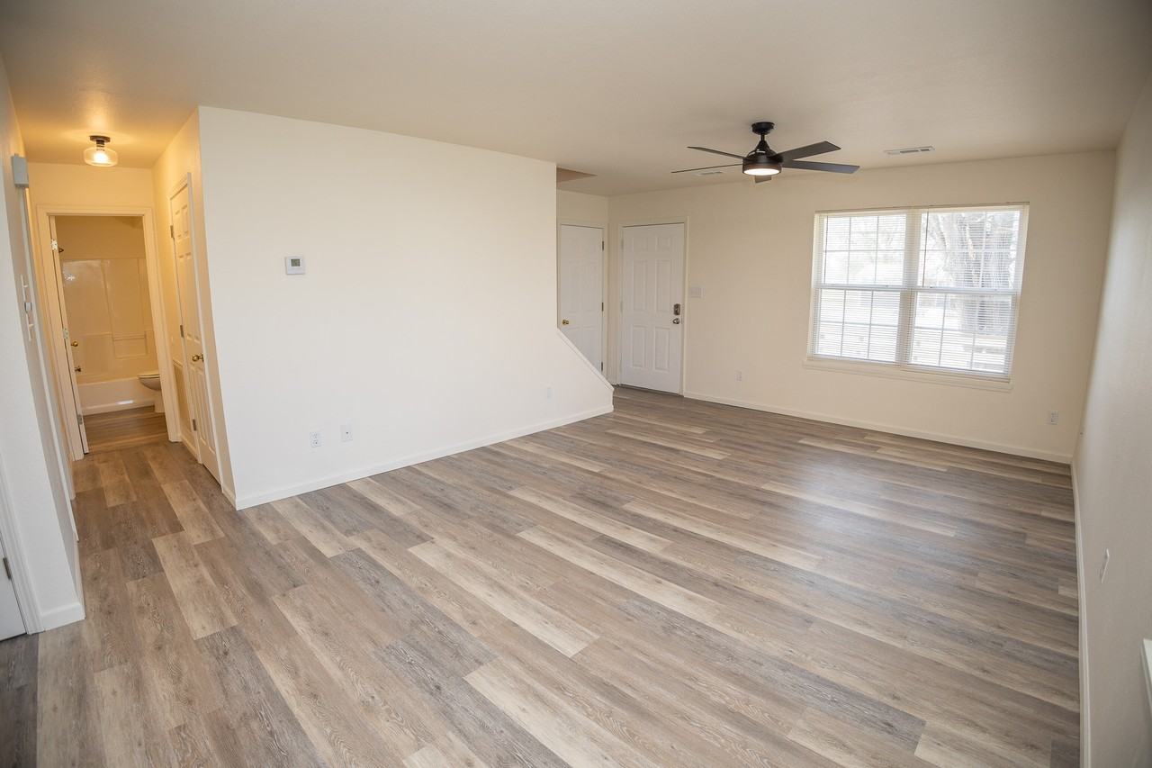 325 S Summit Dr #A - Photo 7 of 28