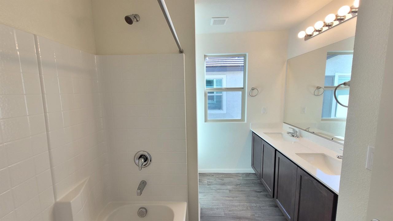 Bonita Vista Street-5506 S #1 - Photo 4 of 13