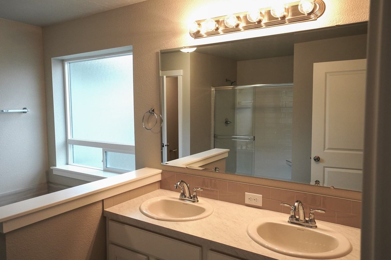 3154 N Greengate Way #1 - Photo 4 of 23