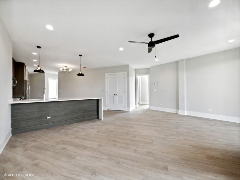 3839 N. Clark - 201 #201 - Photo 4 of 14