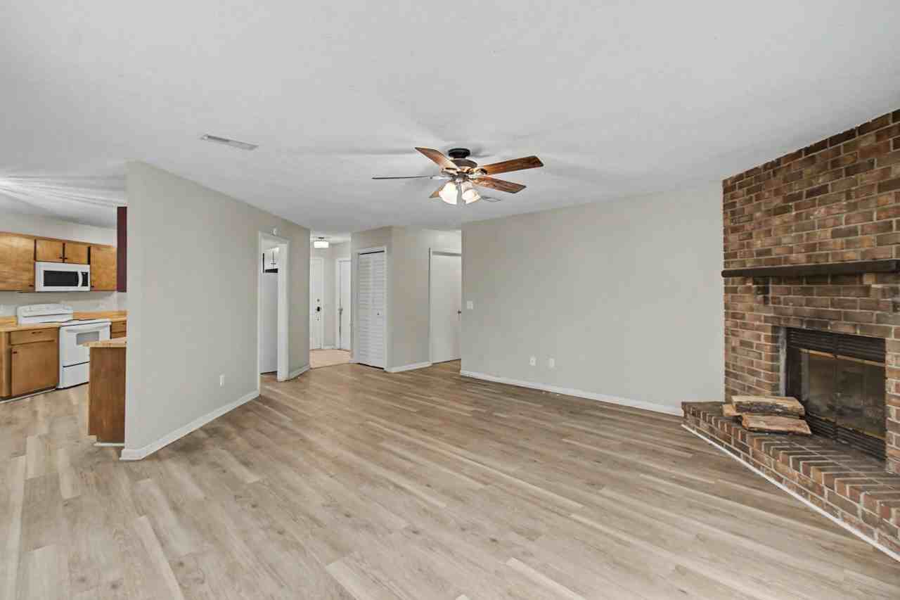21 Pinewood Ln #1 - Photo 4 of 28